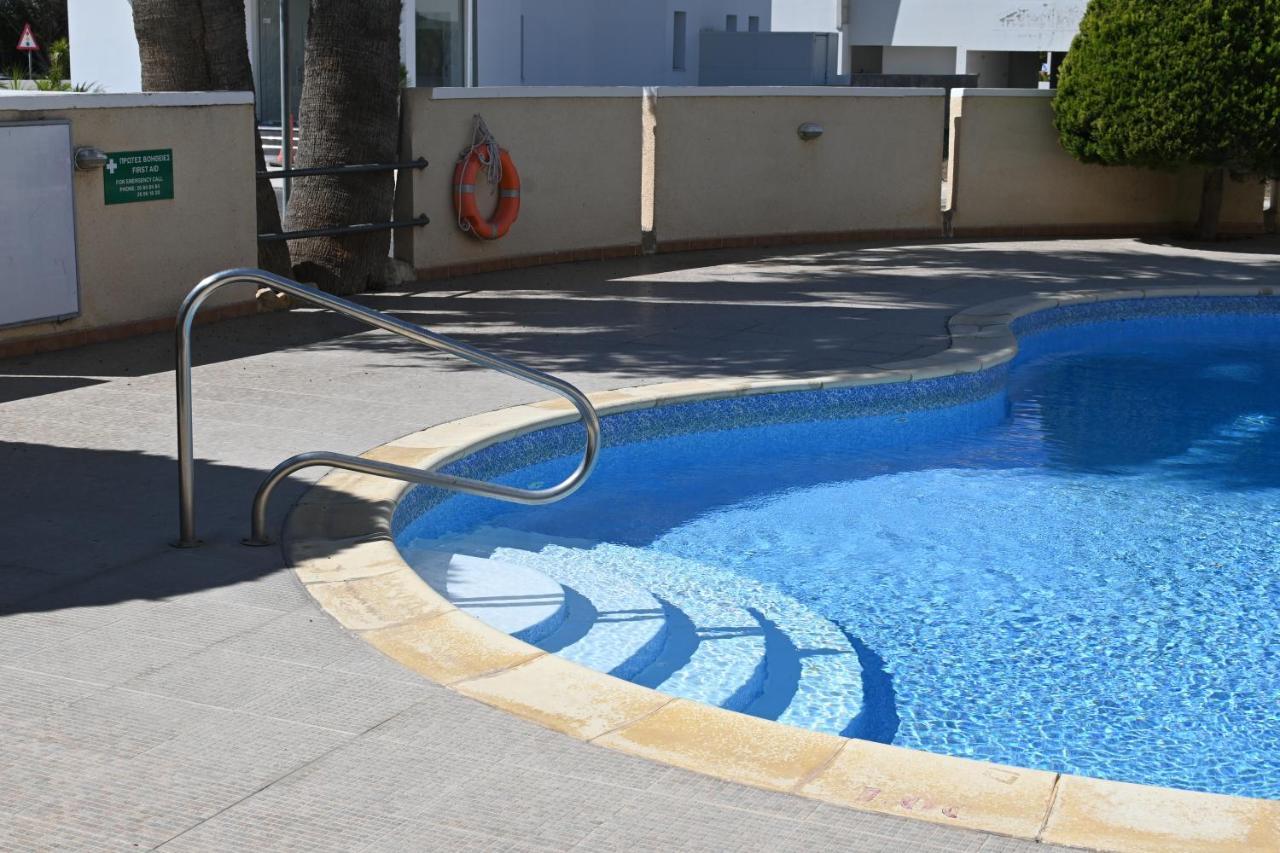 Отдыхайте С Удовольствием Paphos Bagian luar foto