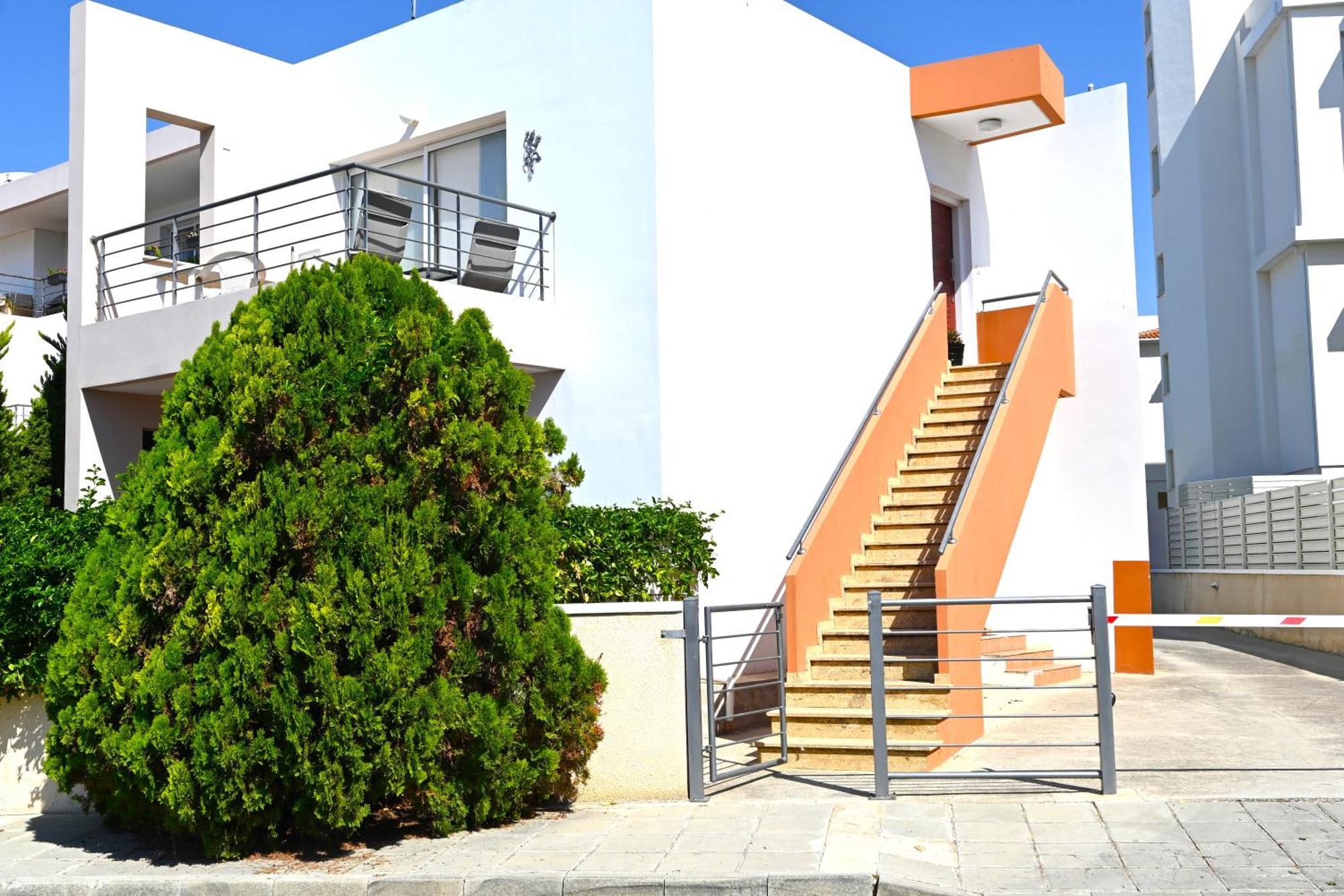 Отдыхайте С Удовольствием Paphos Bagian luar foto